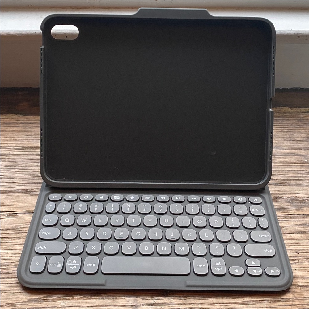 Zagg Gray Tablet Keyboard Folio - sku zkb105pkb34 Tested.